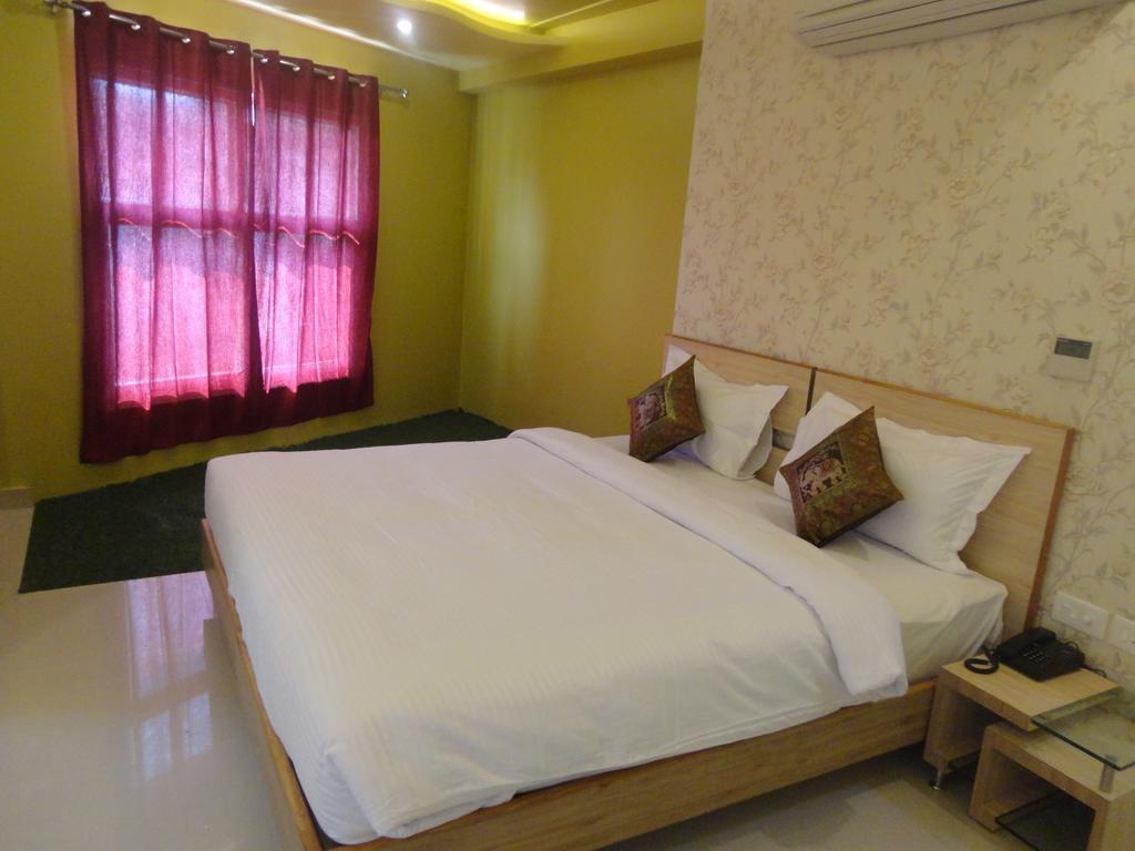 Hotel Banaras Haveli Варанаси Экстерьер фото